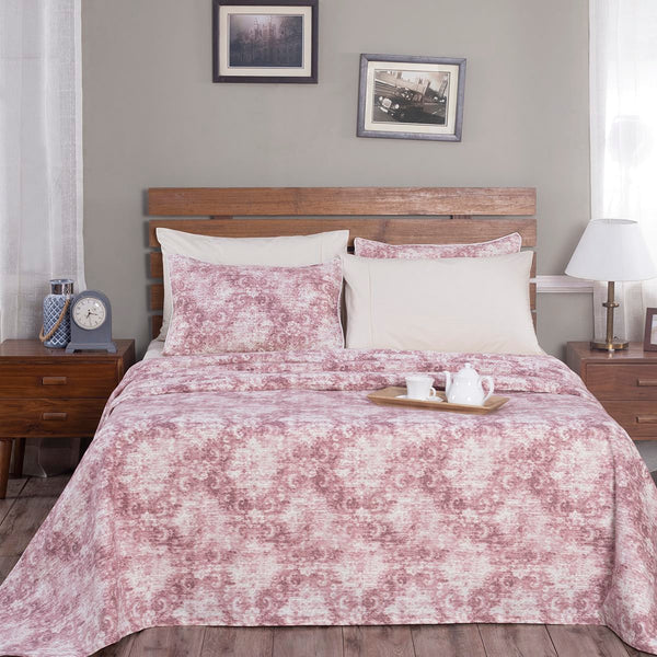 Rustic Clash Hyper Graphic Red Printed Bed Cover