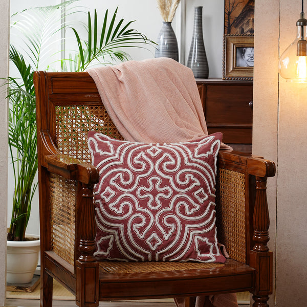 Tranquil Essence Alligator Reflect Embroidered 100% Cotton Beige Cushion Cover