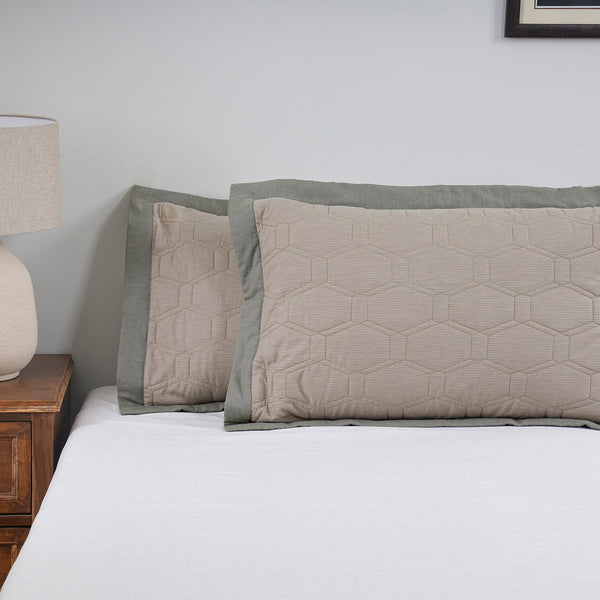 Pin Stripe Made With Egyption Cotton Ultra Soft Red Pillow Sham Set