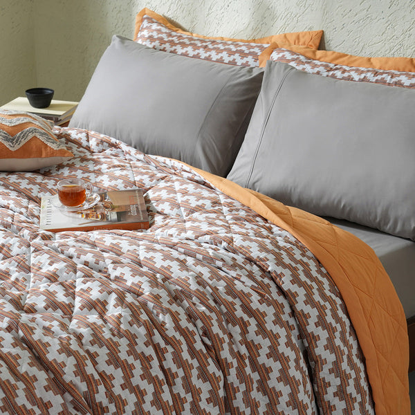 Whimsy Nature Twisty Melange Quilt/Quilted Bed Cover Rust