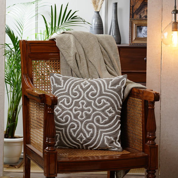 Tranquil Essence Alligator Reflect Embroidered 100% Cotton Green Cushion Cover