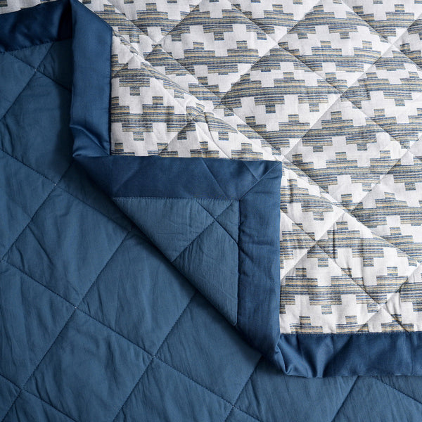 Whimsy Nature Twisty Melange Quilt/Quilted Bed Cover Blue