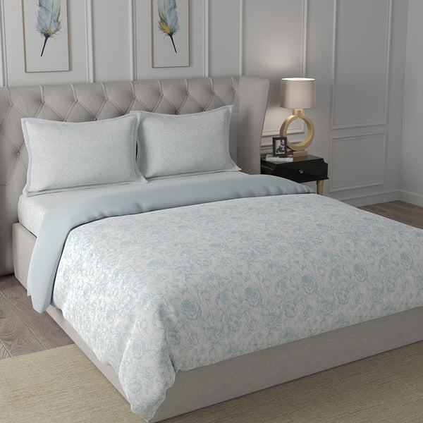 Hermosa Exotic Bouquet Wonderland Blue Quilt