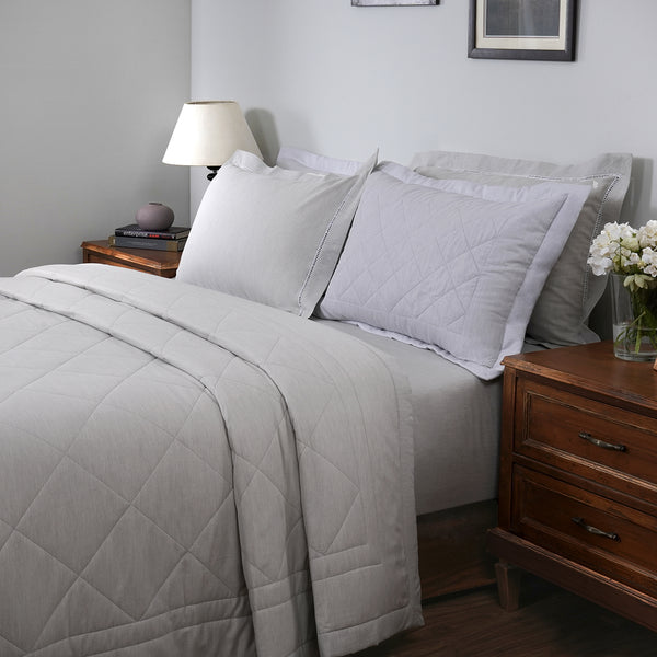 Emmie 100% Natural Cotton Filling Light Weight Winter Quilt / Quilted Bed Cover Green