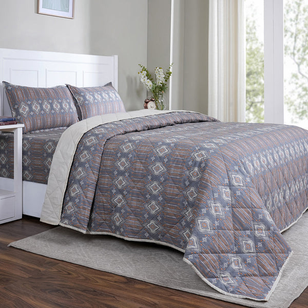 Hermosa Sensory Bloom Gareth Quilt Blue