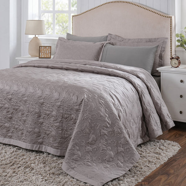 Classical Ornate Twirls & Swirls Quilt/Quilted Bed Cover Gold