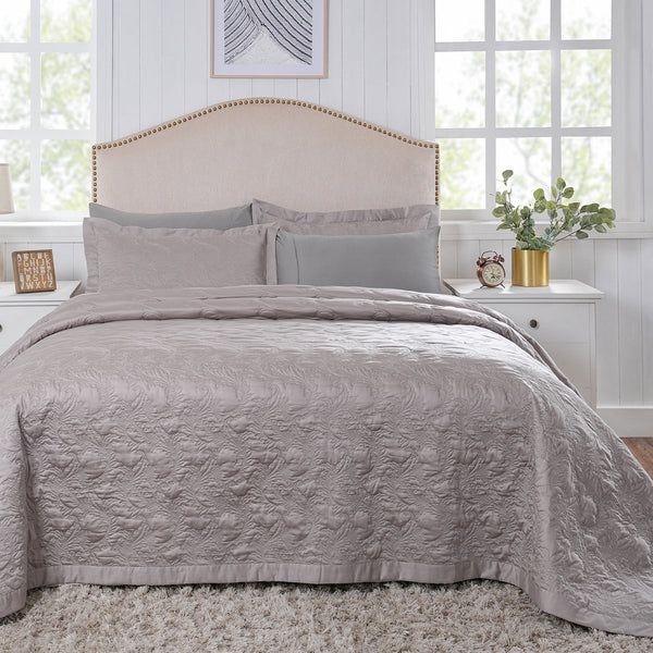 Classical Ornate Twirls & Swirls Quilt/Quilted Bed Cover Neutral