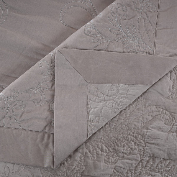 Classical Ornate Twirls & Swirls Quilt/Quilted Bed Cover Neutral