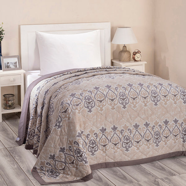 Nouveau Tradition Kaleen Global Blue Quilt